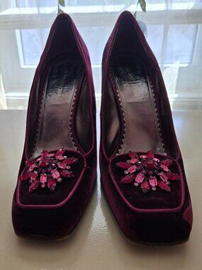 Vintage BCBGMAXAZRIA Burgundy Velvet and Satin Embellished Pumps – Size 38
